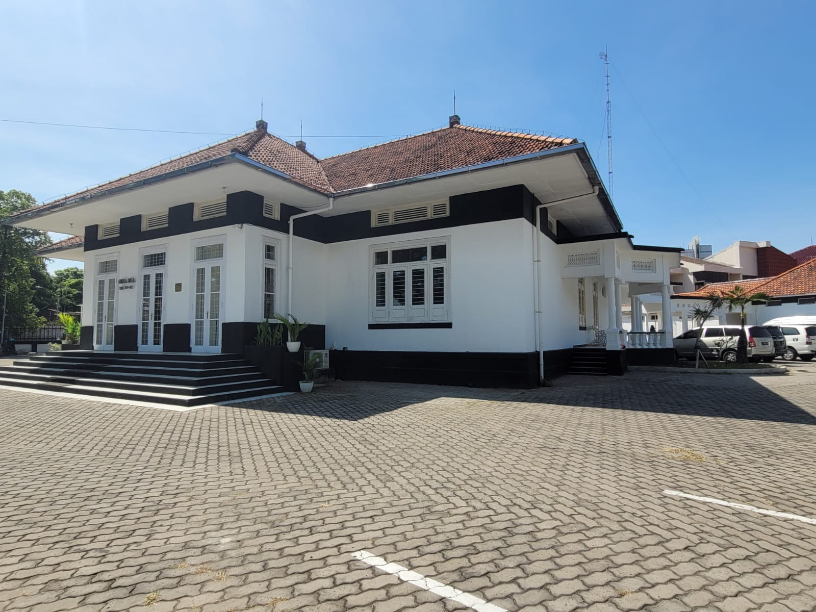 Rumah Dinas Rektor UNAIR