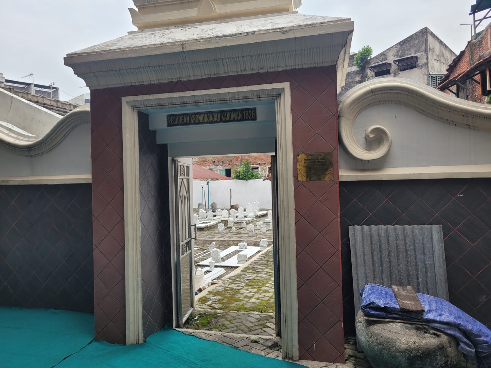 Makam Bupati Surabaya (Kromodjayan Kanoman)